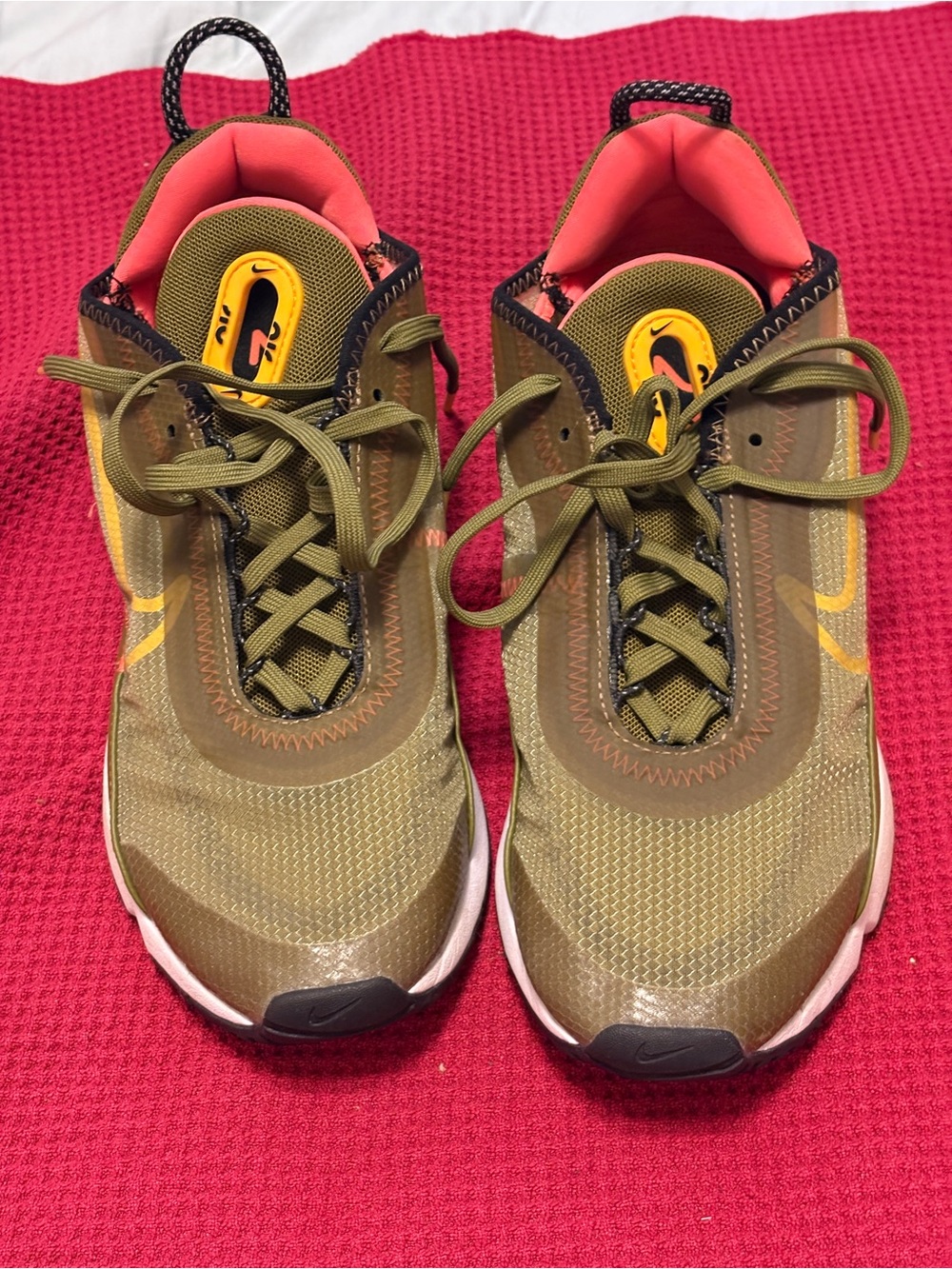 NWOT Nike Air Max 2090 (DC1875-300) ‘Olive Flak’  Women’s 8